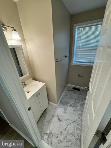 3331 MCELDERRY ST, Baltimore, MD 21205