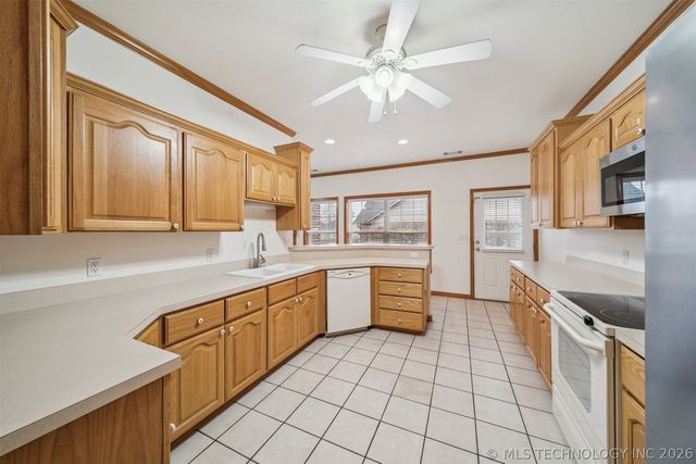 1220 SE 14th Street, Pryor, OK 74361