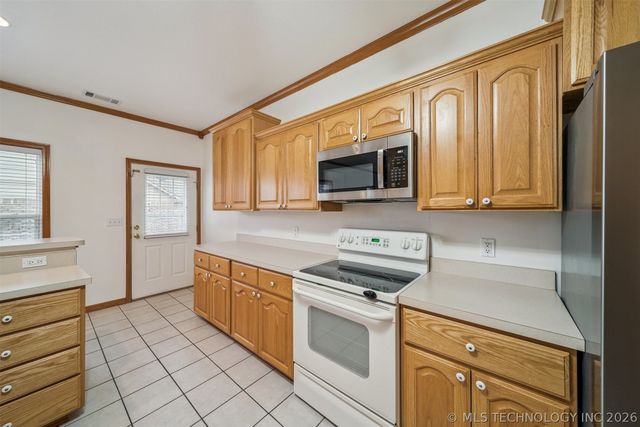 1220 SE 14th Street, Pryor, OK 74361