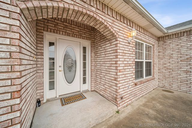 1220 SE 14th Street, Pryor, OK 74361