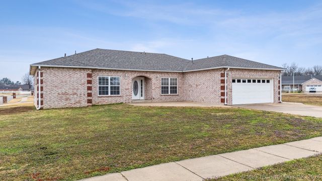 1220 SE 14th Street, Pryor, OK 74361