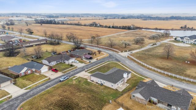 1220 SE 14th Street, Pryor, OK 74361