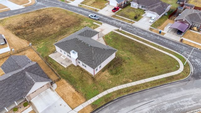 1220 SE 14th Street, Pryor, OK 74361