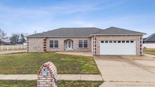 1220 SE 14th Street, Pryor, OK 74361
