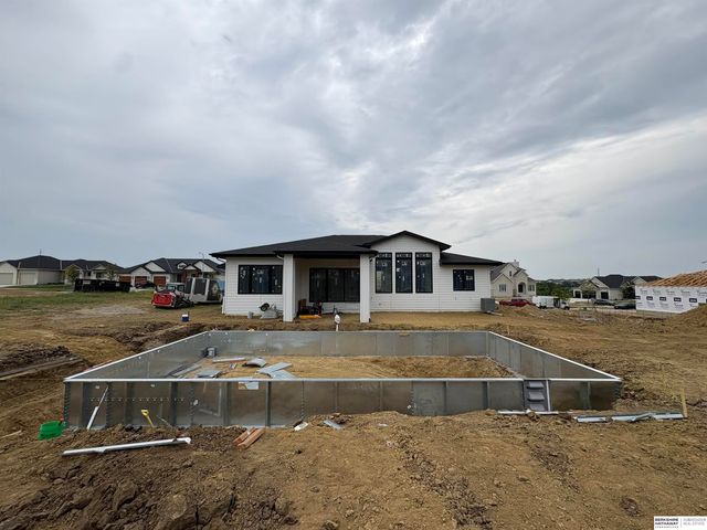 3652 S 218th Avenue, Elkhorn, NE 68022