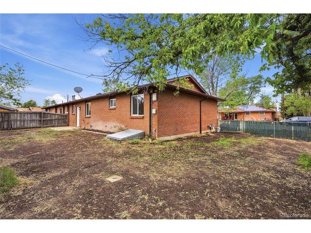 6792 Pontiac St, Commerce City, CO 80022