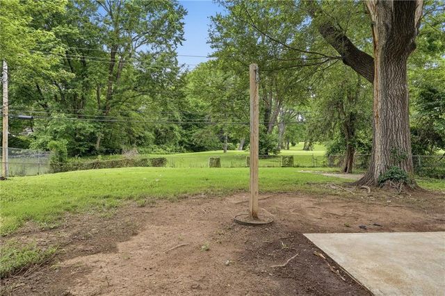 11016 Herrick Avenue, Kansas City, MO 64134