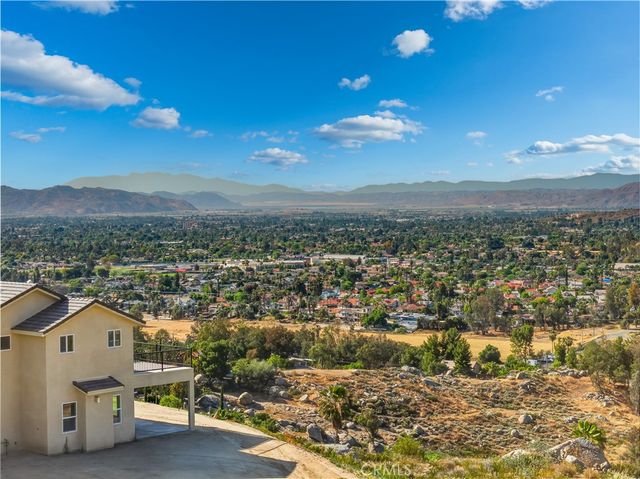 42340 Segner Drive, Hemet, CA 92544