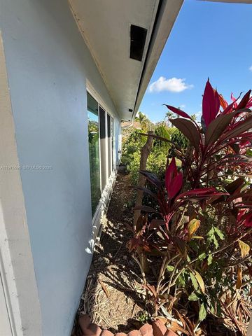 8105 NW 74th Ter, Tamarac, FL 33321