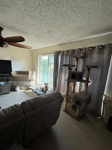 8105 NW 74th Ter, Tamarac, FL 33321