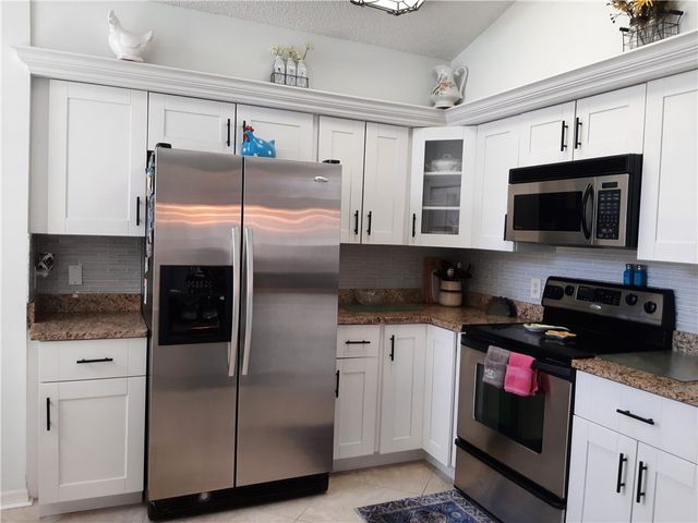 572 10th Place, Vero Beach, FL 32960