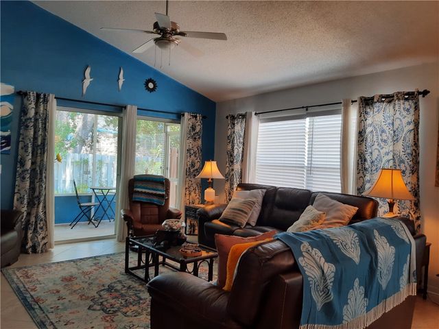 572 10th Place, Vero Beach, FL 32960