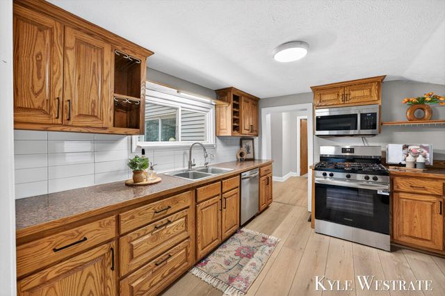 6707 Lessiter Road NE, Belding, MI 48809