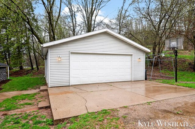 6707 Lessiter Road NE, Belding, MI 48809