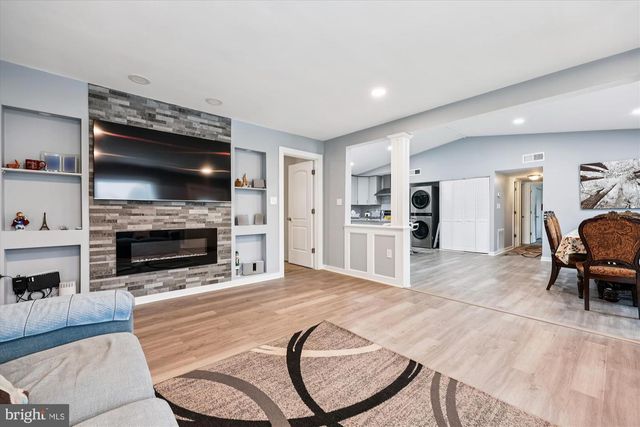 8313 SHADY SPRING DR, Gaithersburg, MD 20877