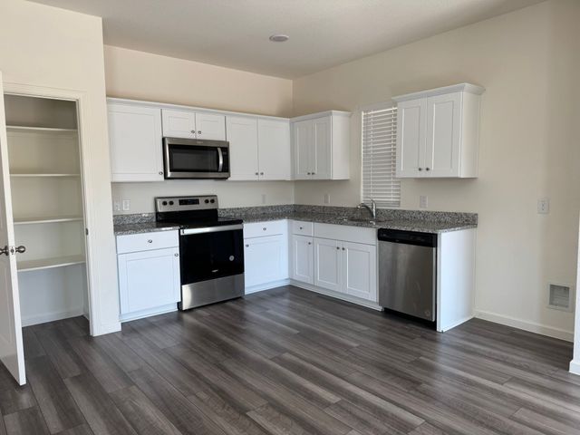 1517 Escondido Drive, Fort Worth, TX 76052