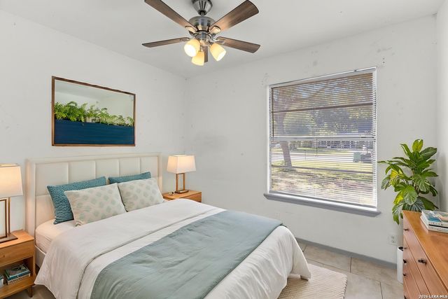 143 Surfrider St, San Antonio, TX 78242