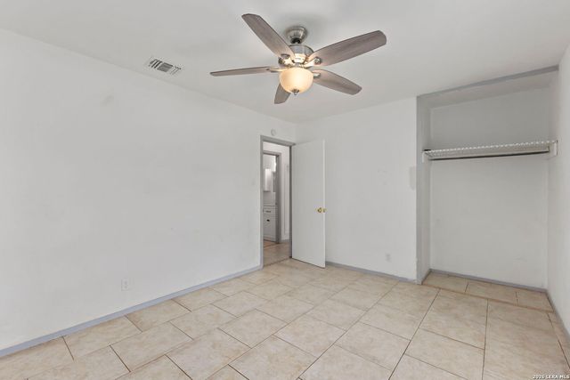 143 Surfrider St, San Antonio, TX 78242