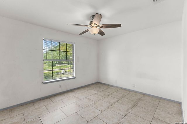 143 Surfrider St, San Antonio, TX 78242