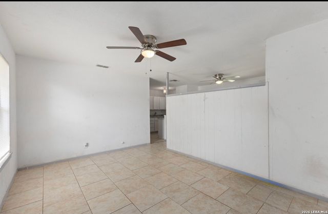 143 Surfrider St, San Antonio, TX 78242