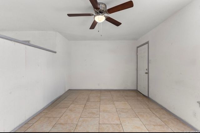 143 Surfrider St, San Antonio, TX 78242