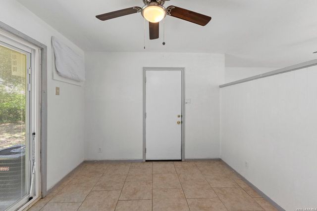 143 Surfrider St, San Antonio, TX 78242