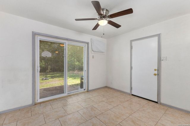 143 Surfrider St, San Antonio, TX 78242