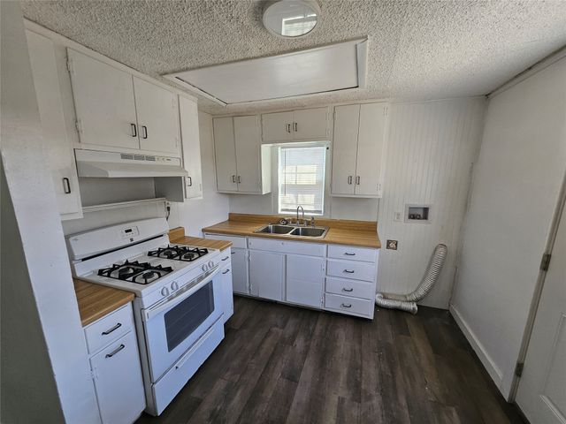 216 South Street, Tye, TX 79563