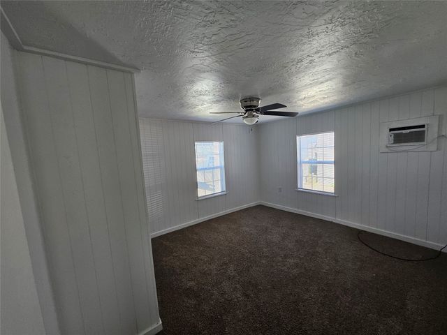 216 South Street, Tye, TX 79563