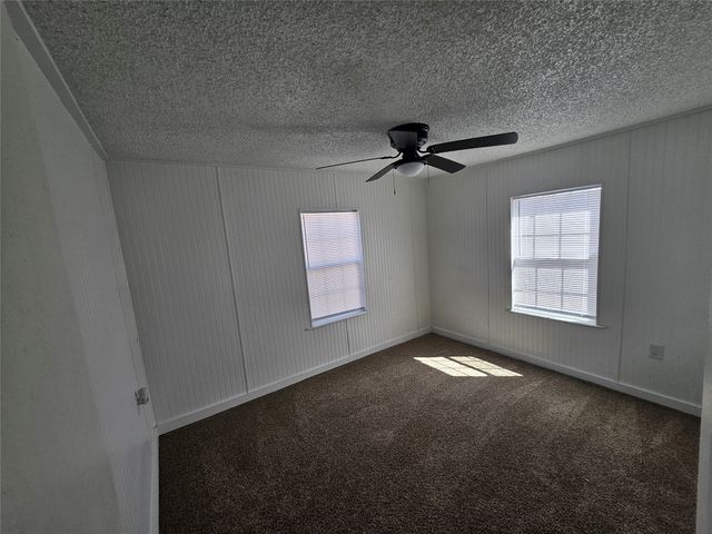 216 South Street, Tye, TX 79563