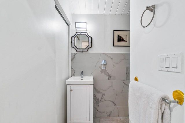 210 Debra Lane, Palm Beach, FL 33480