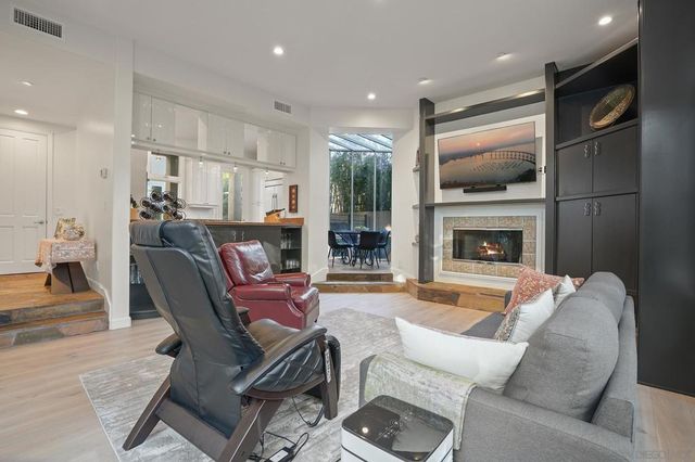 13601 Nogales Drive, Del Mar, CA 92014