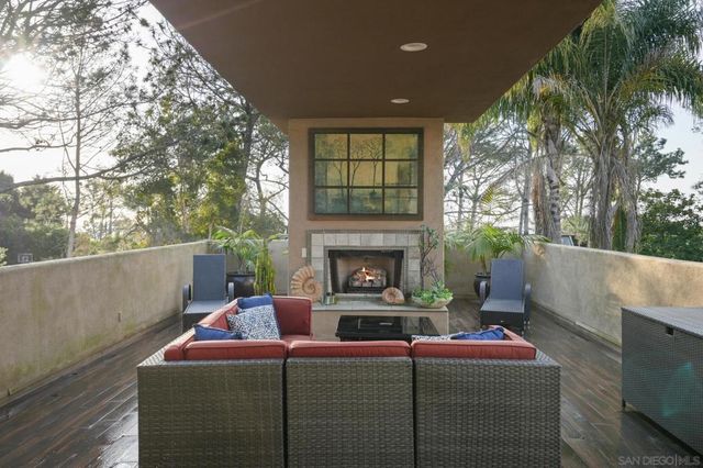 13601 Nogales Drive, Del Mar, CA 92014