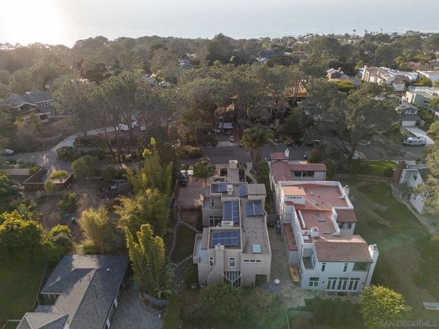 13601 Nogales Drive, Del Mar, CA 92014