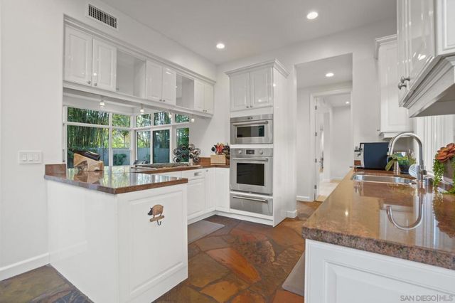 13601 Nogales Drive, Del Mar, CA 92014