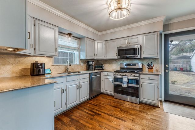 6435 Sondra Drive, Dallas, TX 75214