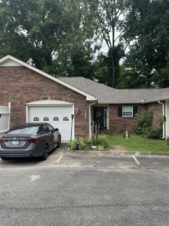 145 Eastdale Ln, Dickson, TN 37055