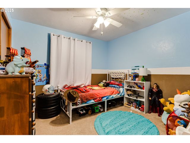 115 SAXON Pl, Junction City, OR 97448