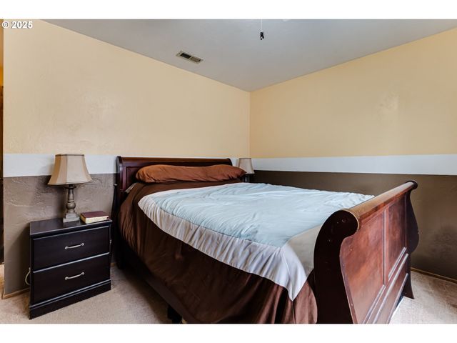 115 SAXON Pl, Junction City, OR 97448