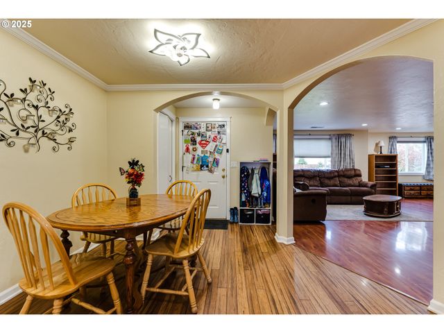 115 SAXON Pl, Junction City, OR 97448