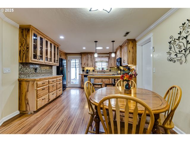 115 SAXON Pl, Junction City, OR 97448