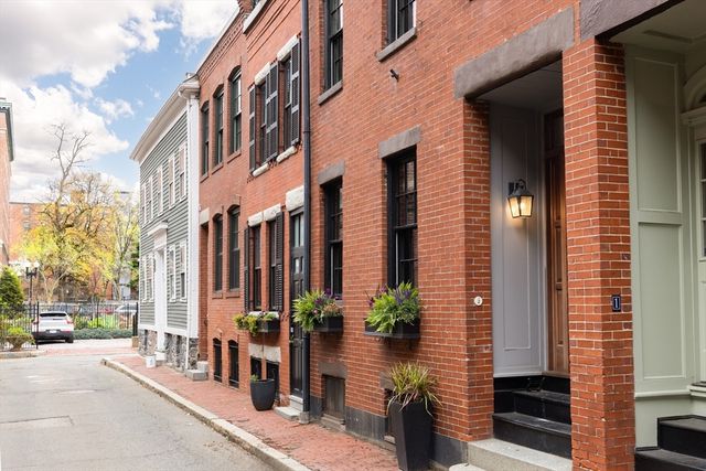 2 Haven St, Boston, MA 02118