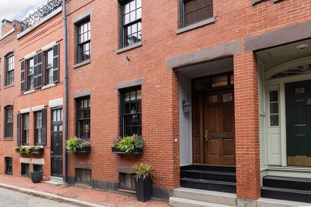 2 Haven St, Boston, MA 02118