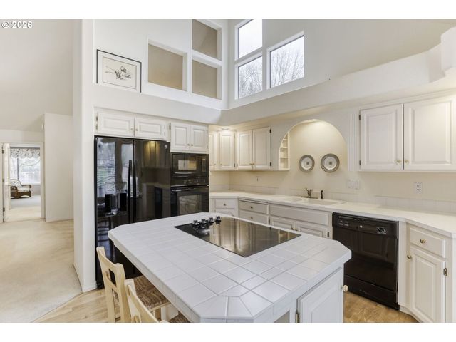 7325 Sw LAKESIDE Dr, Wilsonville, OR 97070