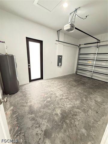 1253 Columbus BLVD, Fort Myers, FL 33913