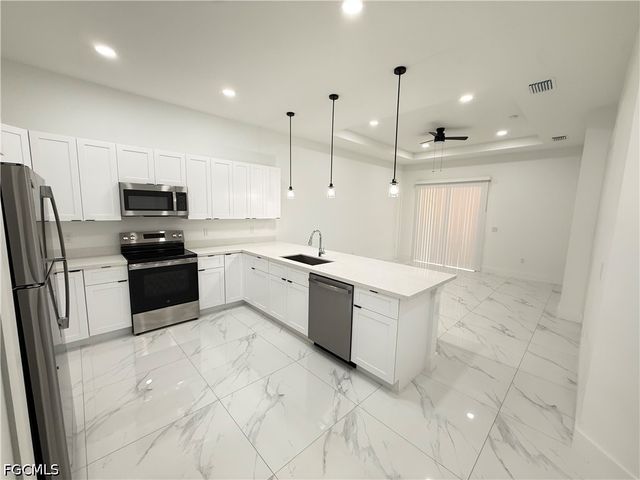 1253 Columbus BLVD, Fort Myers, FL 33913