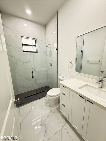 1253 Columbus BLVD, Fort Myers, FL 33913