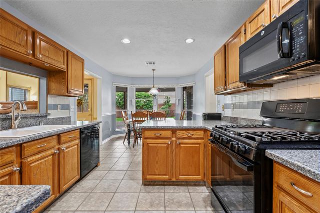 1102 Juniper Canyon Lane, Houston, TX 77062