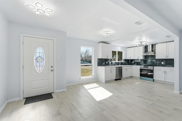 1813 Crockett Street, Garland, TX 75042