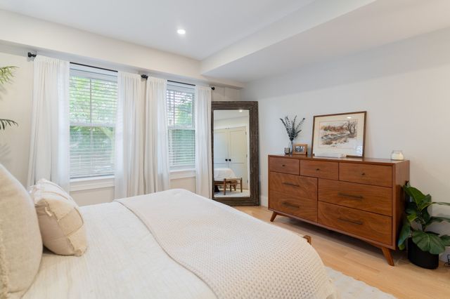 226 Havre St 1, Boston, MA 02128